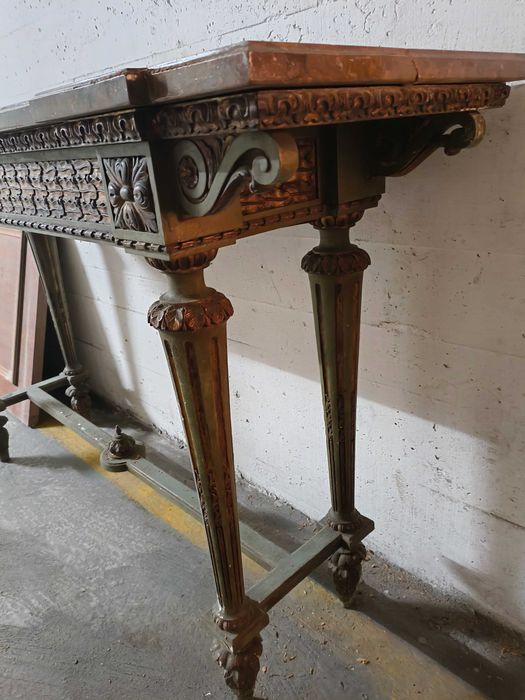 Credência Antiga em Talha e Pedra