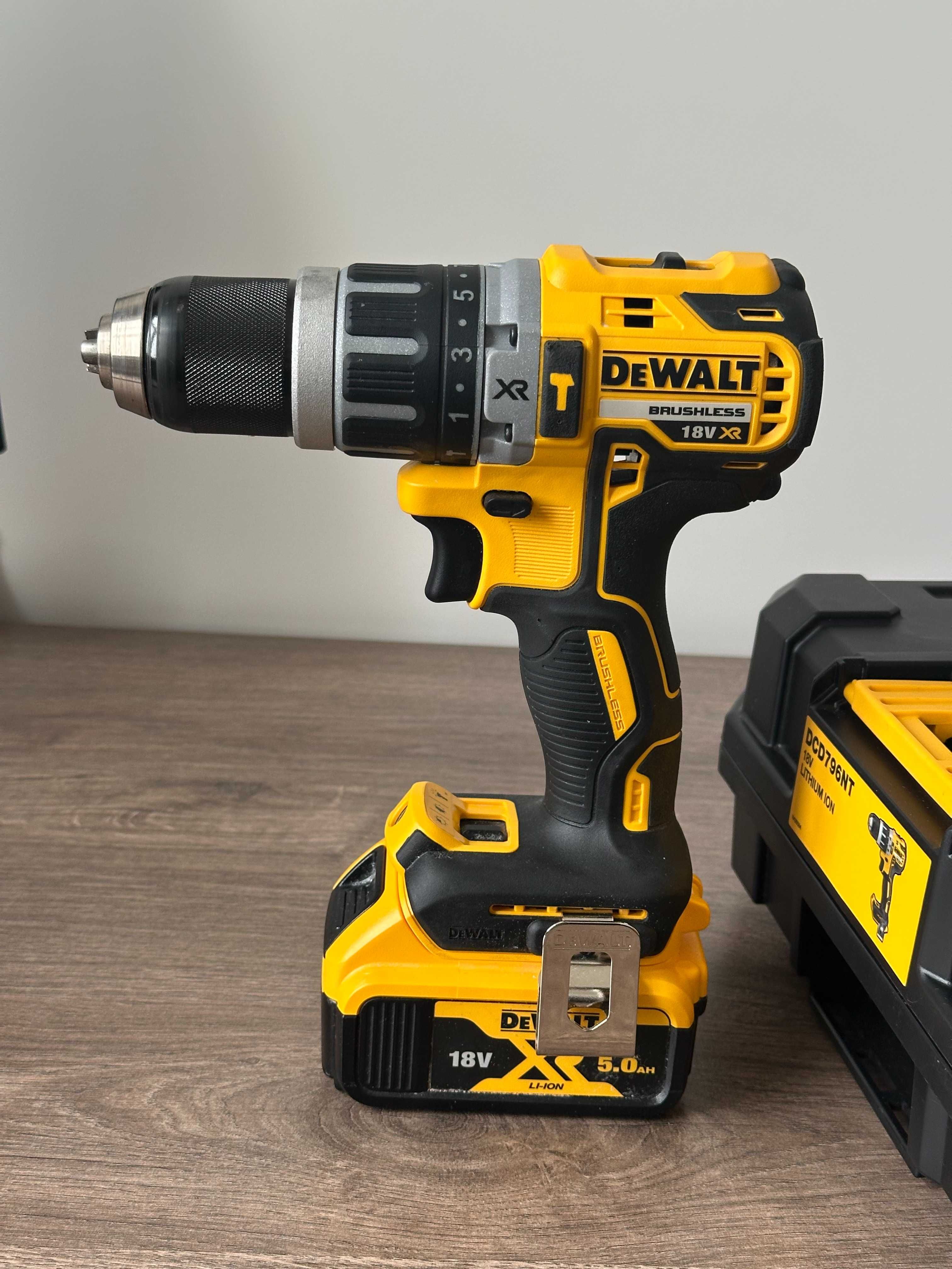 Дриль-шурупокрут DeWALT DCD796NT в гарному стані з кейсом