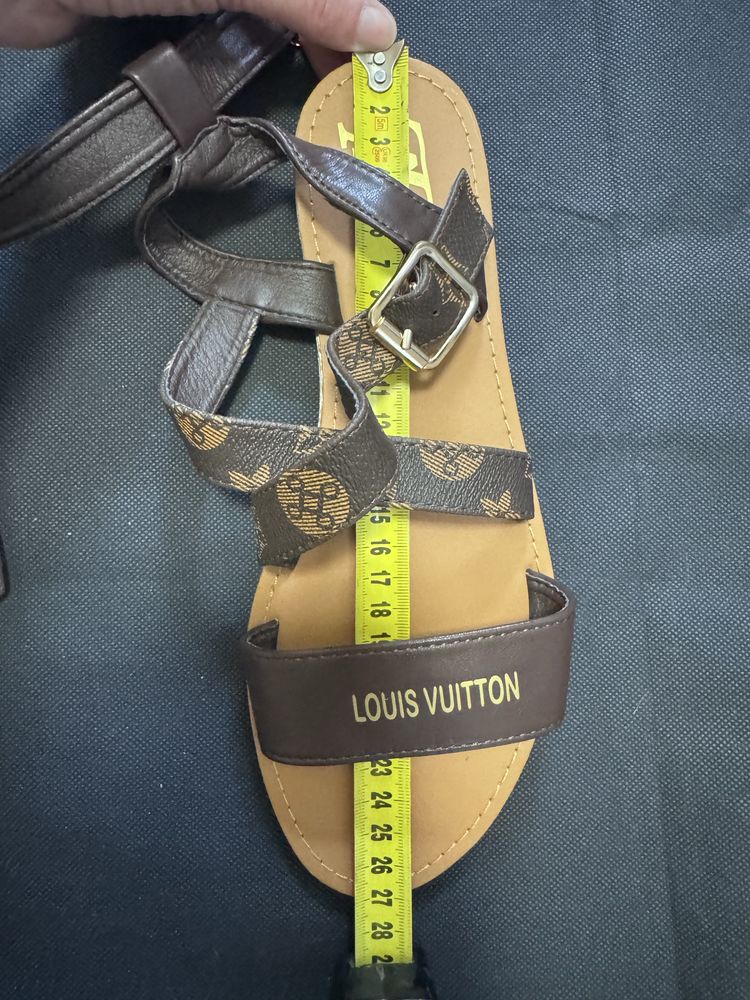 Босоніжки louis vuitton