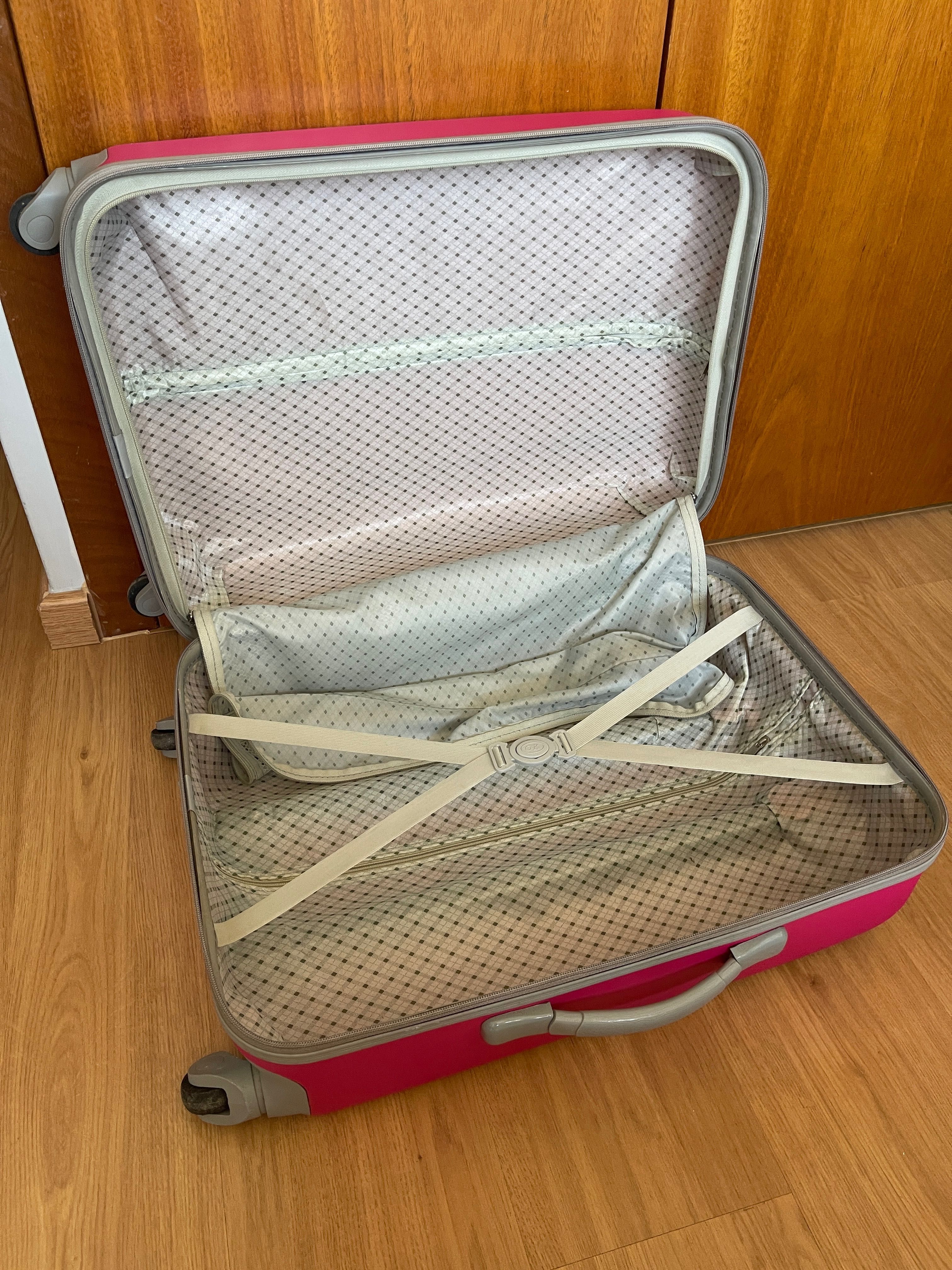 Vende-se Mala de Viagem com Rodas
