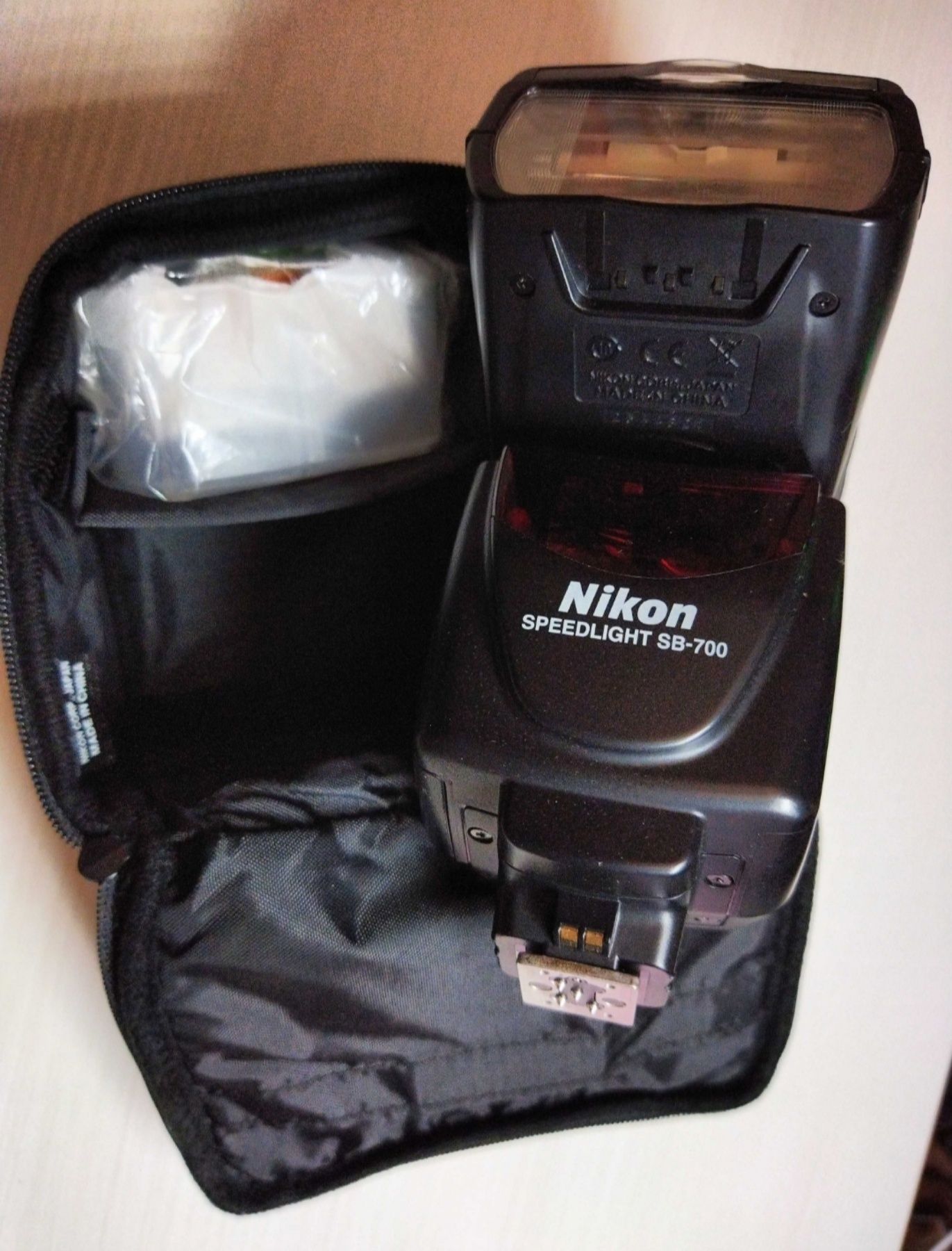 Фото спалах Nikon SB-700