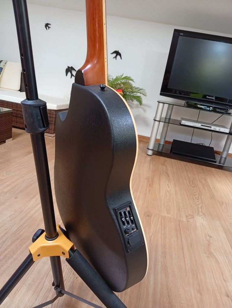 Guitarra Semi-acústica tipo Ovation