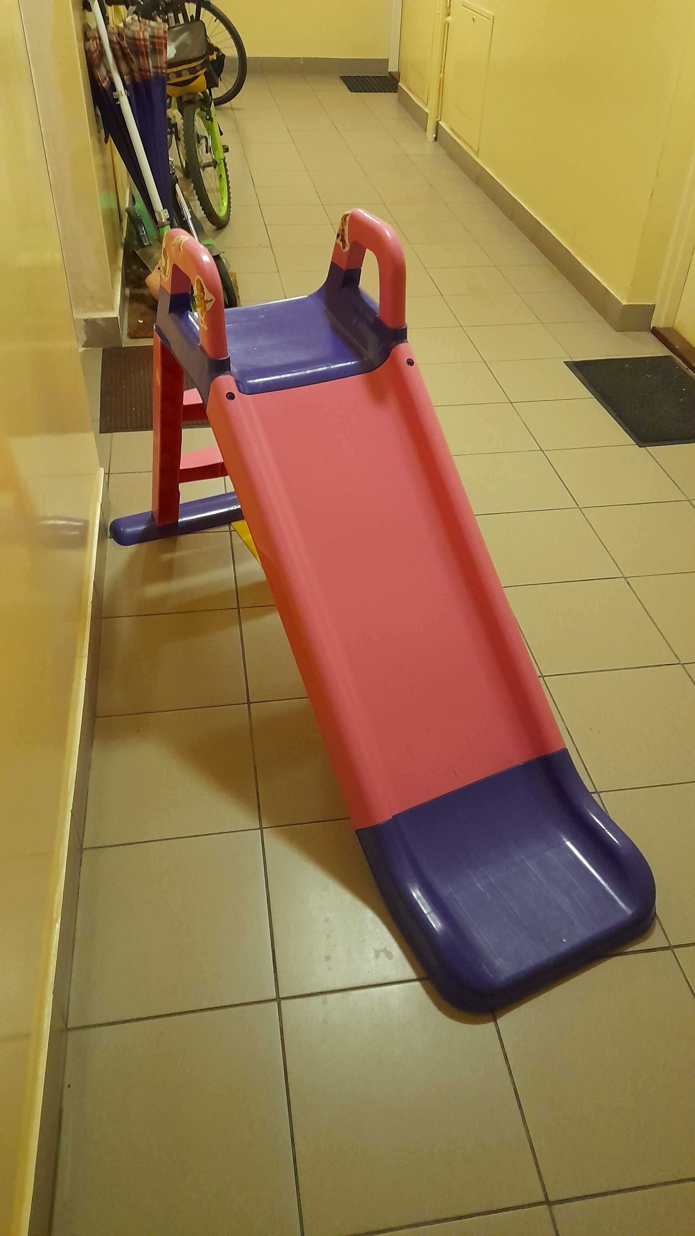 Zjeżdzalnia z drabinką na plac zabaw dla dziecka 140 cm.