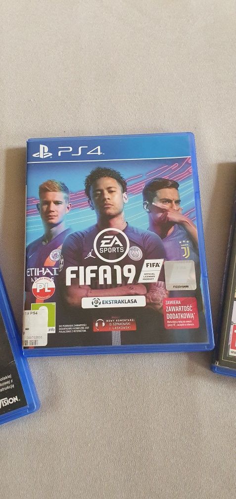 Gry na PS4 FIFA, GTA, Coll of Duty