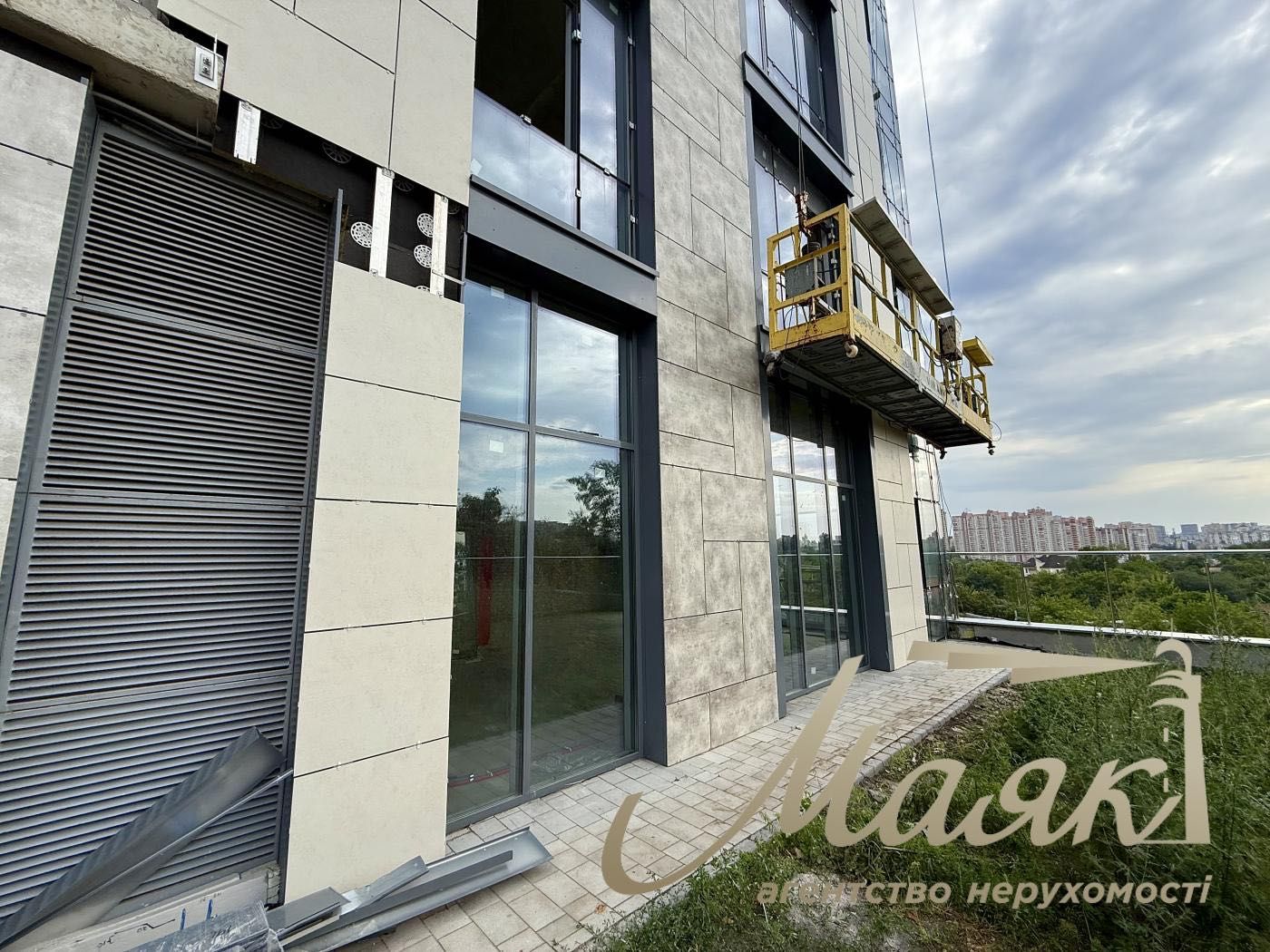 Аренда фасадного помещения 72.88м2 Драгомирова ЖК Новопечерские Липки
