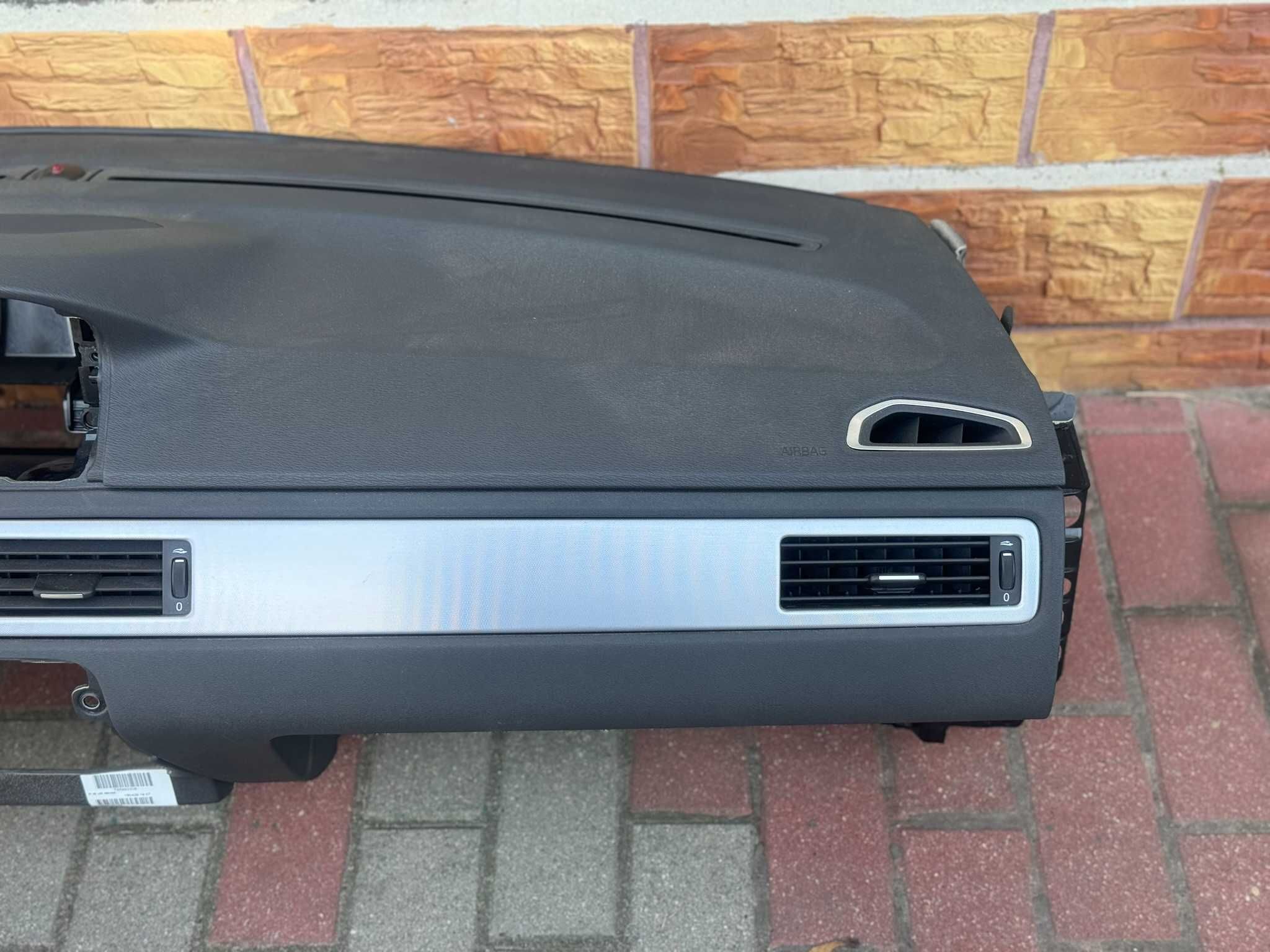 Deska konsola oryginalna Volvo V70 III S80 II XC70  RADAR GŁOŚNIK