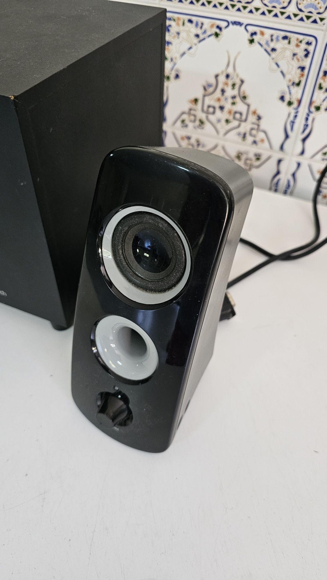 Colunas de mesa Logitech Z323 60W  som 360°