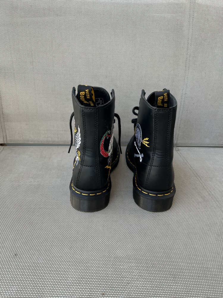 Botas Dr. Martens 1460 caveira -ediçao limitada 37