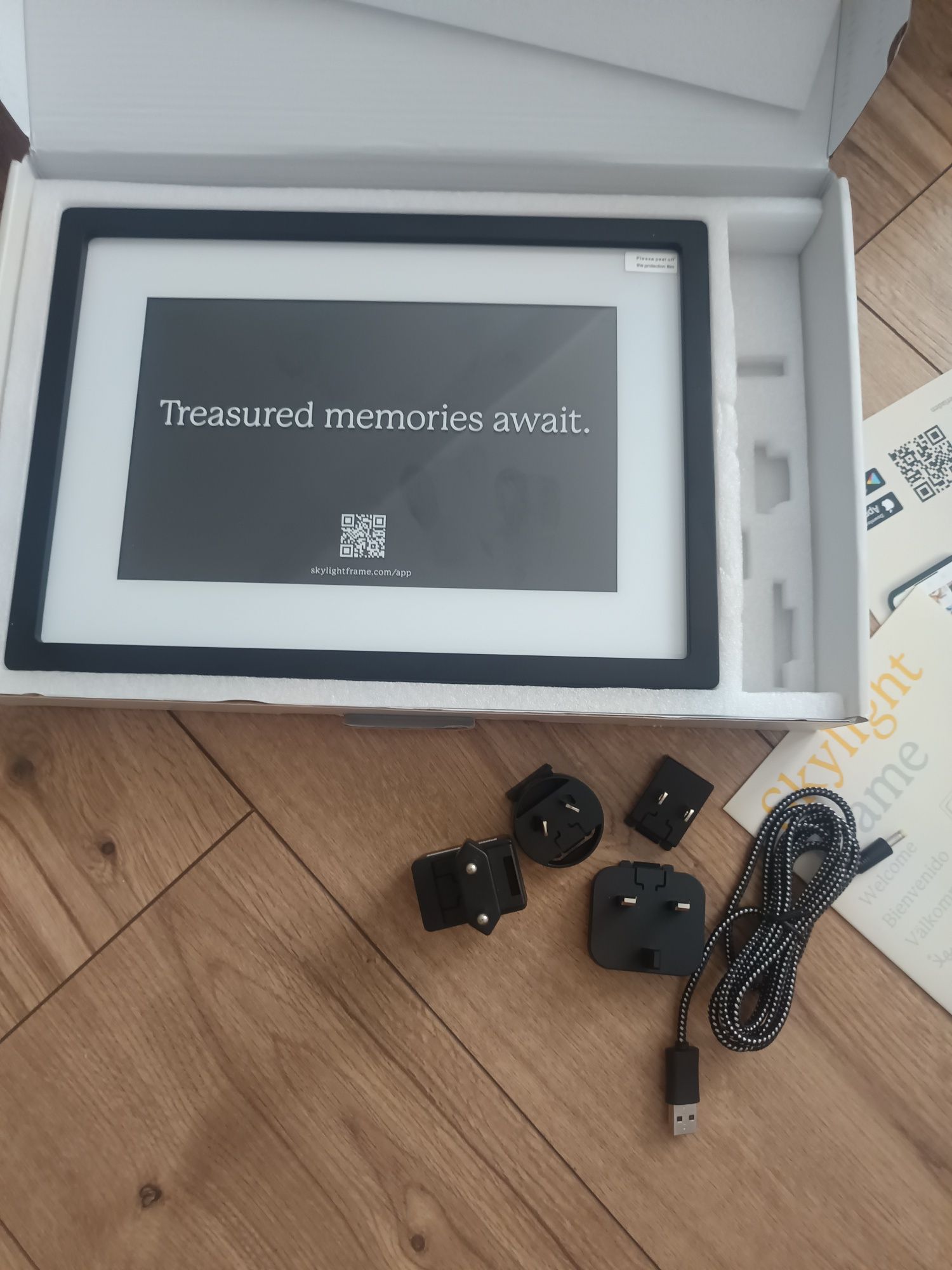 Skylight Frame CYFROWA Ramka Na Zdjęcia WiFi 10" ekran dotykowy aplika