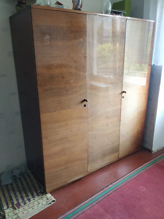 Лакована шафа, меблі в спальню, трьох дверна шафа