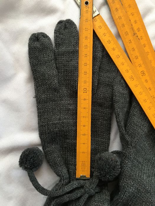 KappAhl , rękawice szare z pomponami, uniwersalny, one size