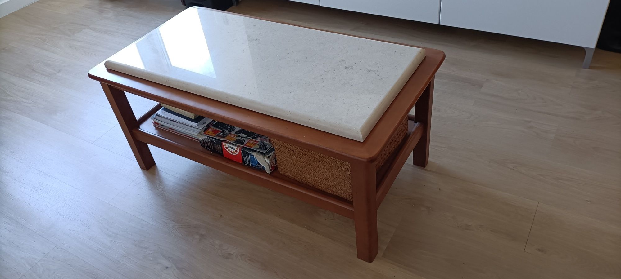Mesa de apoio Sala