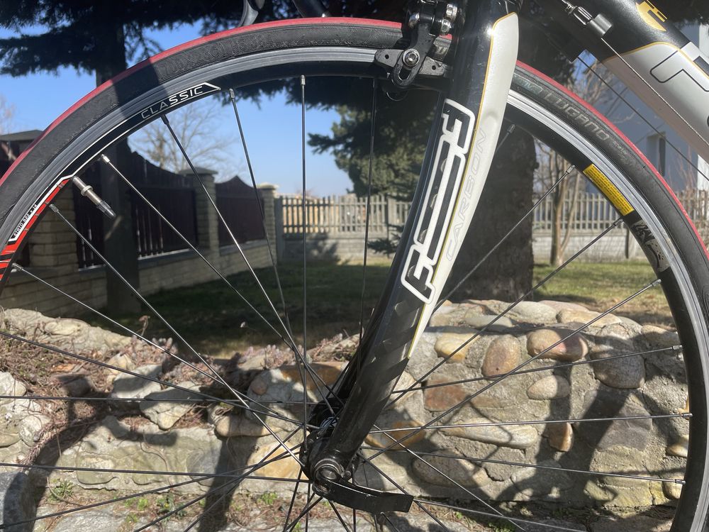 Szosa Kolarzówka FOCUS Variado Shimano Claris 2x8 widelec carbon fsa