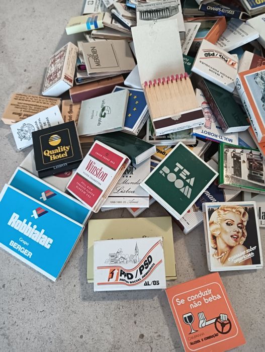Coleção de carteiras  de caixas de fósforos com 100 undades