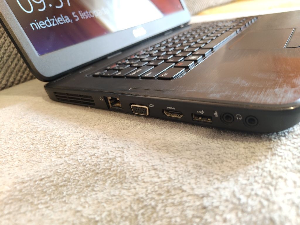 Laptop Dell Inspiron M5040