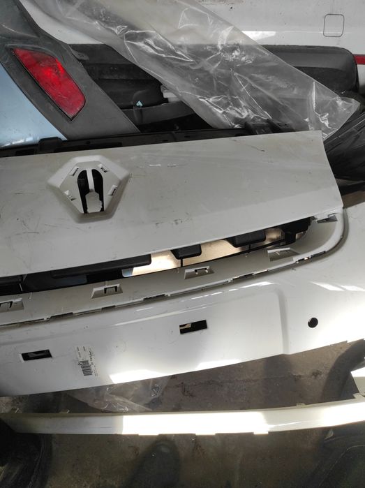 Sprzedam zderzak przedni reanult scenic III 2012 rok