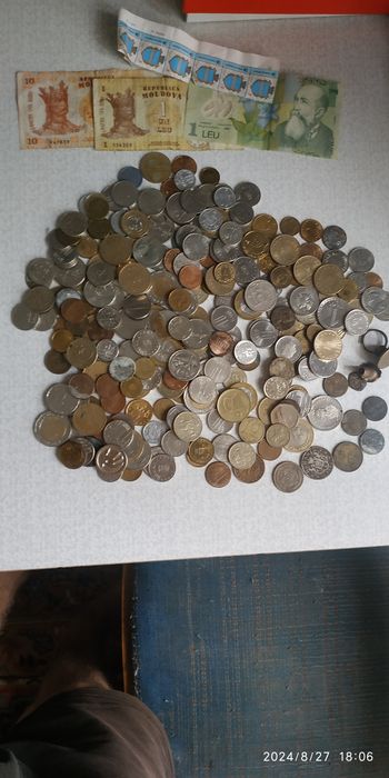 Продам монеты одним лотом.