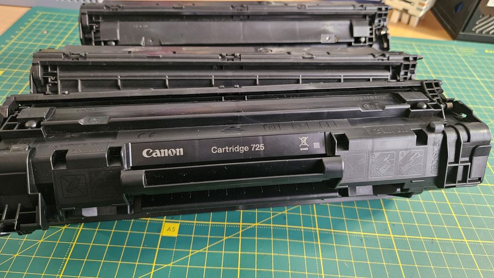 Картридж Canon 725 заправлений