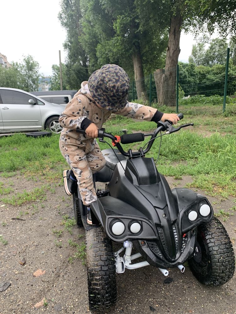 Продам детский електро квадроцыкл на ходу 800/36