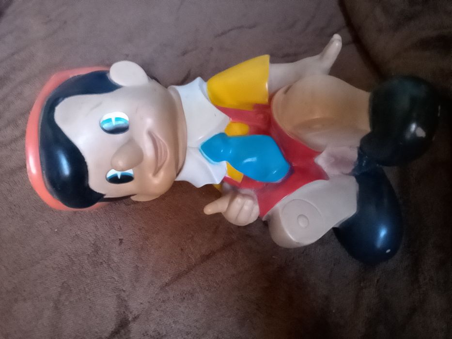 Boneco antigo Pinóquio mealheiro excelente estado só não tem tampa só