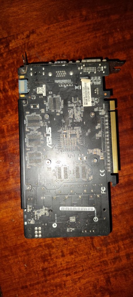 Видеокарта ASUS GTX 550 TI