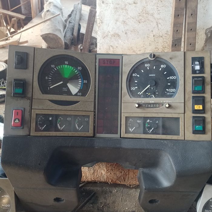 Щиток приборів, тахограф, тахометр на mercedes 814 vario rex man volvo