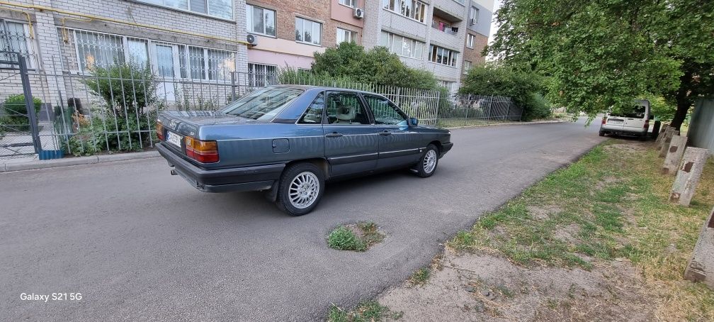 Продам Audi 100с3 г/б