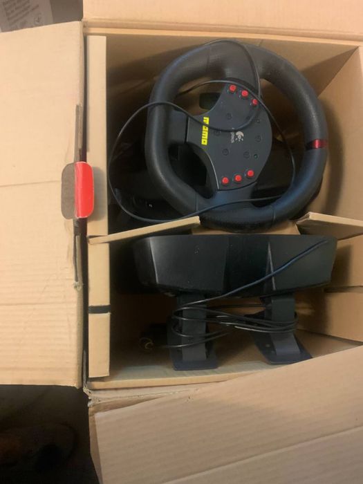 Logitech MOMO Racing Force Feedback Wheel