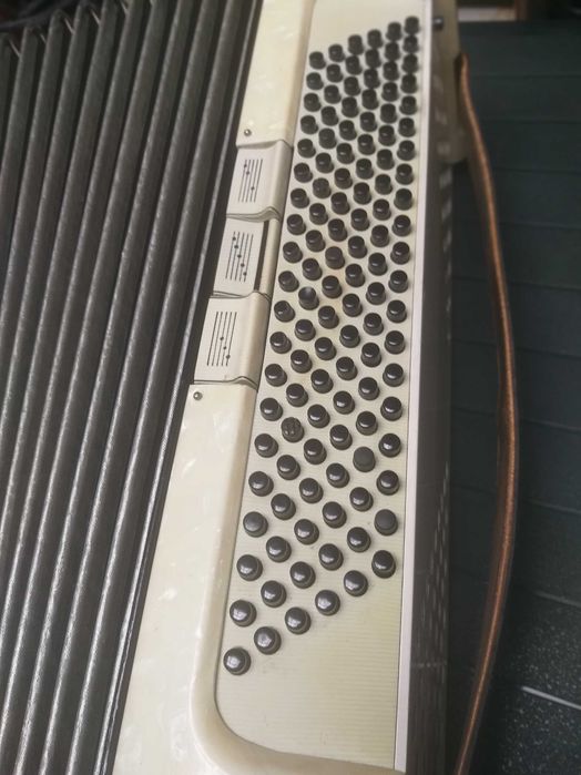 Sprzedam akordeon Hohner verdi III M 120 b