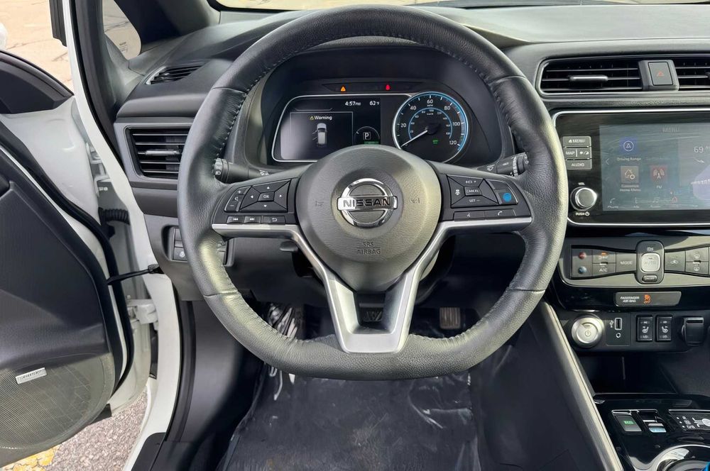 Nissan LEAF      2019