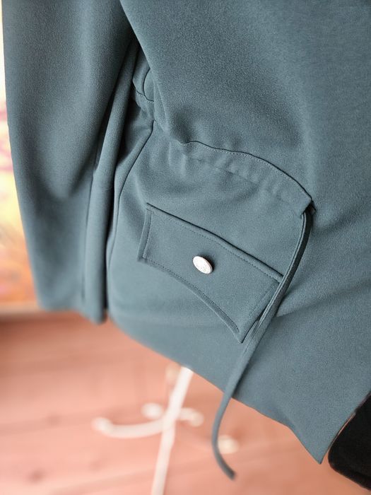 Marynarka Damska  Szmaragdowa Ze Sznurkiem i Złotymi Guzikami 42 narzu