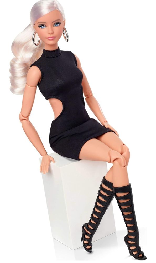 Колекційна лялька Барбі Barbie Basics Model 02 зі світлим волоссям