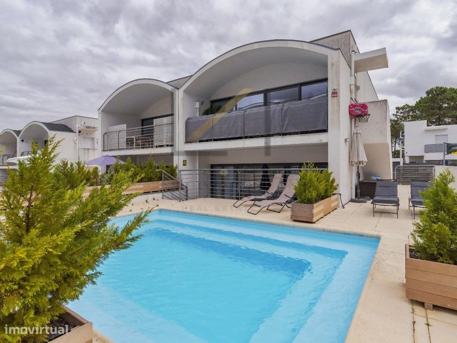 Apartamento T1 com piscina, 1 lugar de parqueamento, Condomínio Pal...