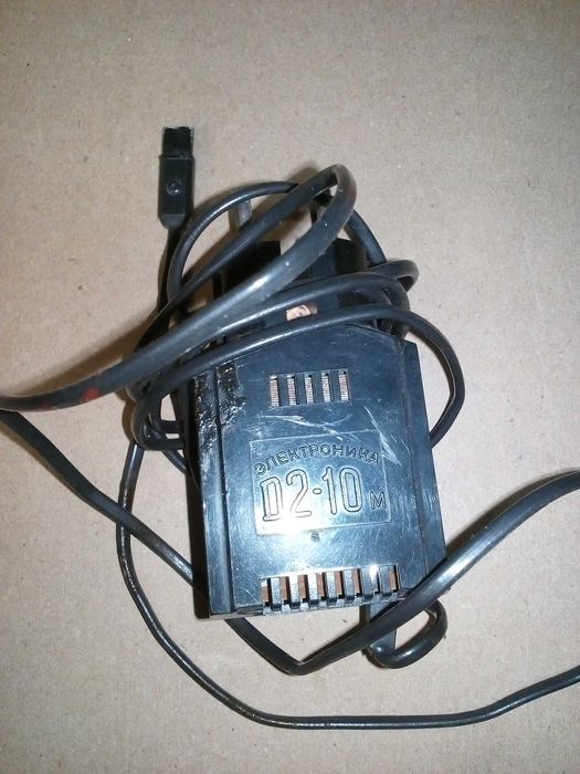 советский блок питания ''ЭлектроникаД2-10М'' для питания калькуляторов