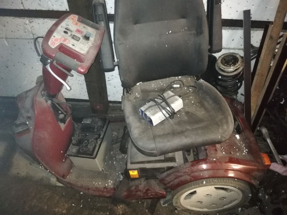 Wózek inwalidzki elektryczny