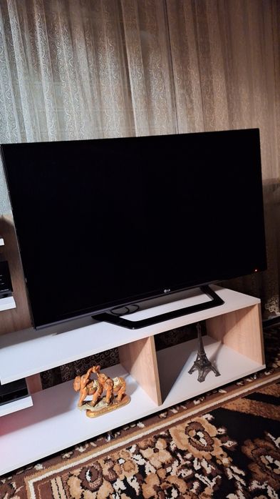 Телевизор  LG  47 дюймов, с функцией 3D