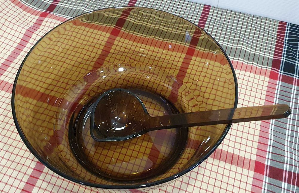 Taça em plástico rijo e colher