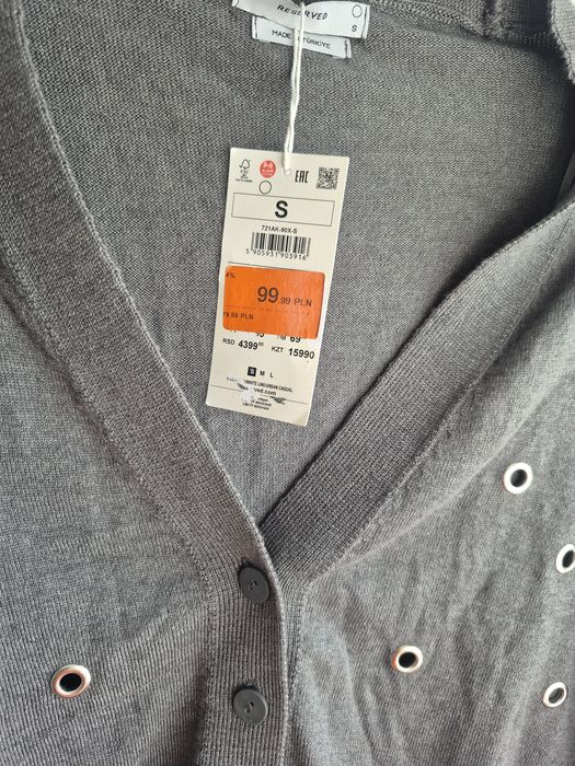 Nowy sweterek z metką firmy Reserved