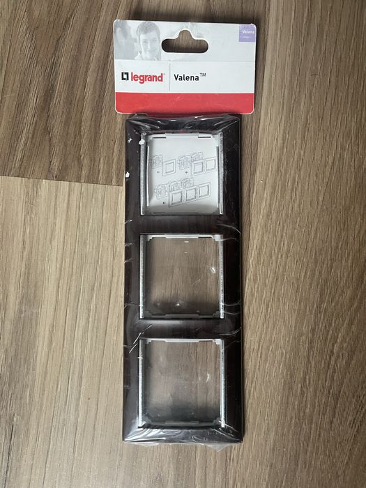 Zestaw ramek i gniazdek