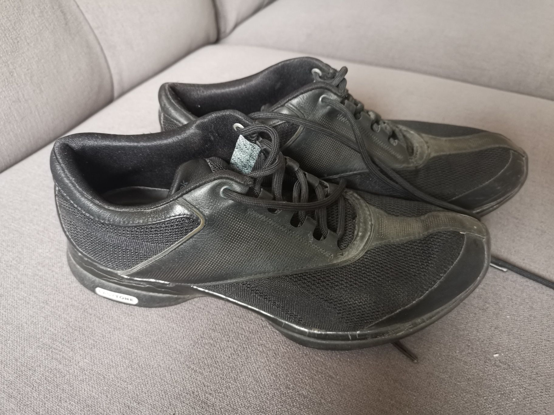 Buty damskie Reebok Easytone do biegania 40,5