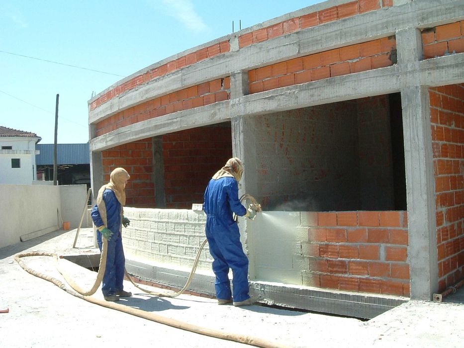 Isolamento Térmico Poliuretano para o seu  Sótão.  Casa Gelada? Não