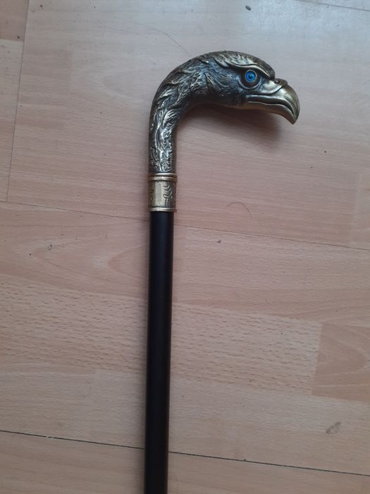 Laska spacerowa rękojeść głowa orła
