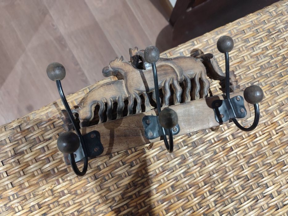 Móvel entrada/consola/aparador + coluna em folha de bananeira