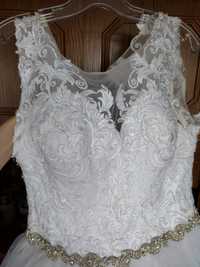 Suknia ślubna typu ksiezniczka M