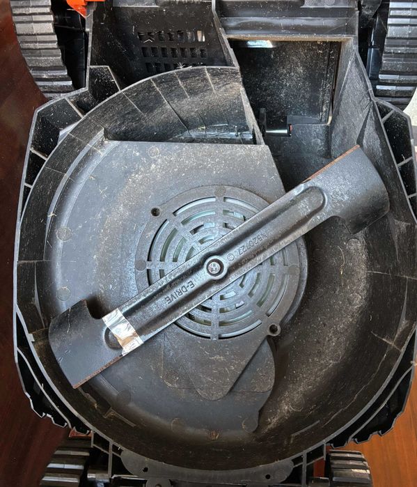 Corta relva Black & Decker 1600W 38cm