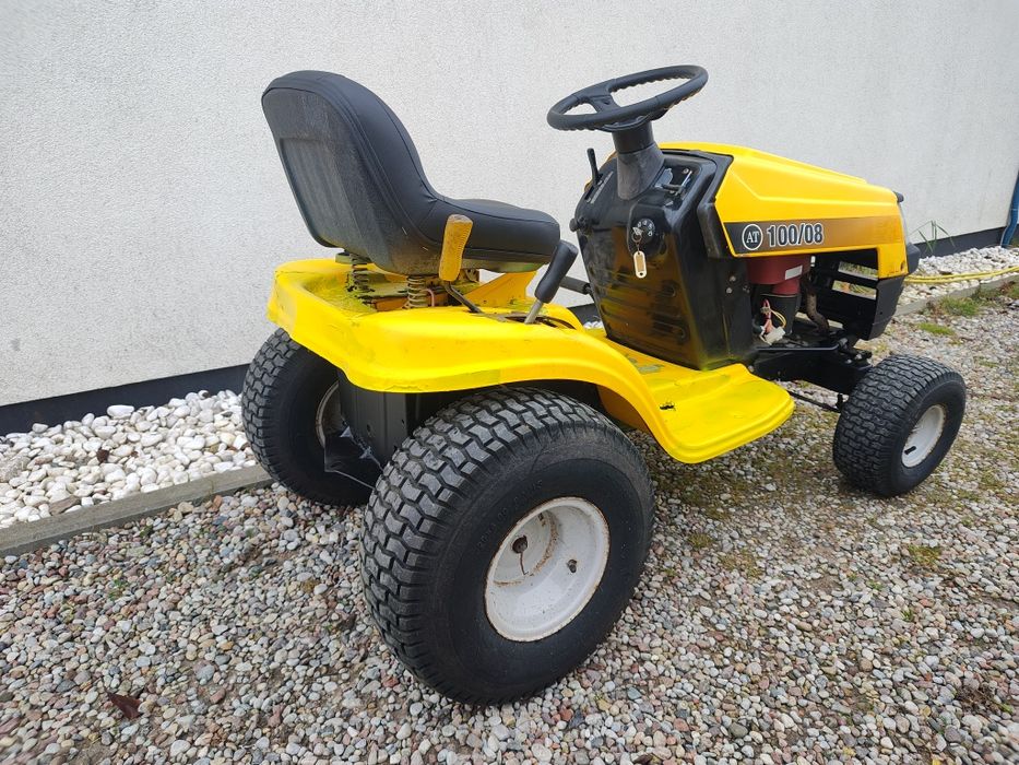 Traktorek ciagniczek kosiarka świeżo MTD sprowadzony silnik Briggs