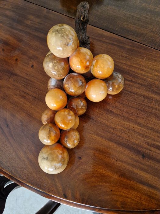 Cacho de uvas em Alabastro laranja