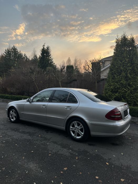 Продам мерс 211 2006 р 2.2 дизель автомат НЕРОЗМИТНЕНА