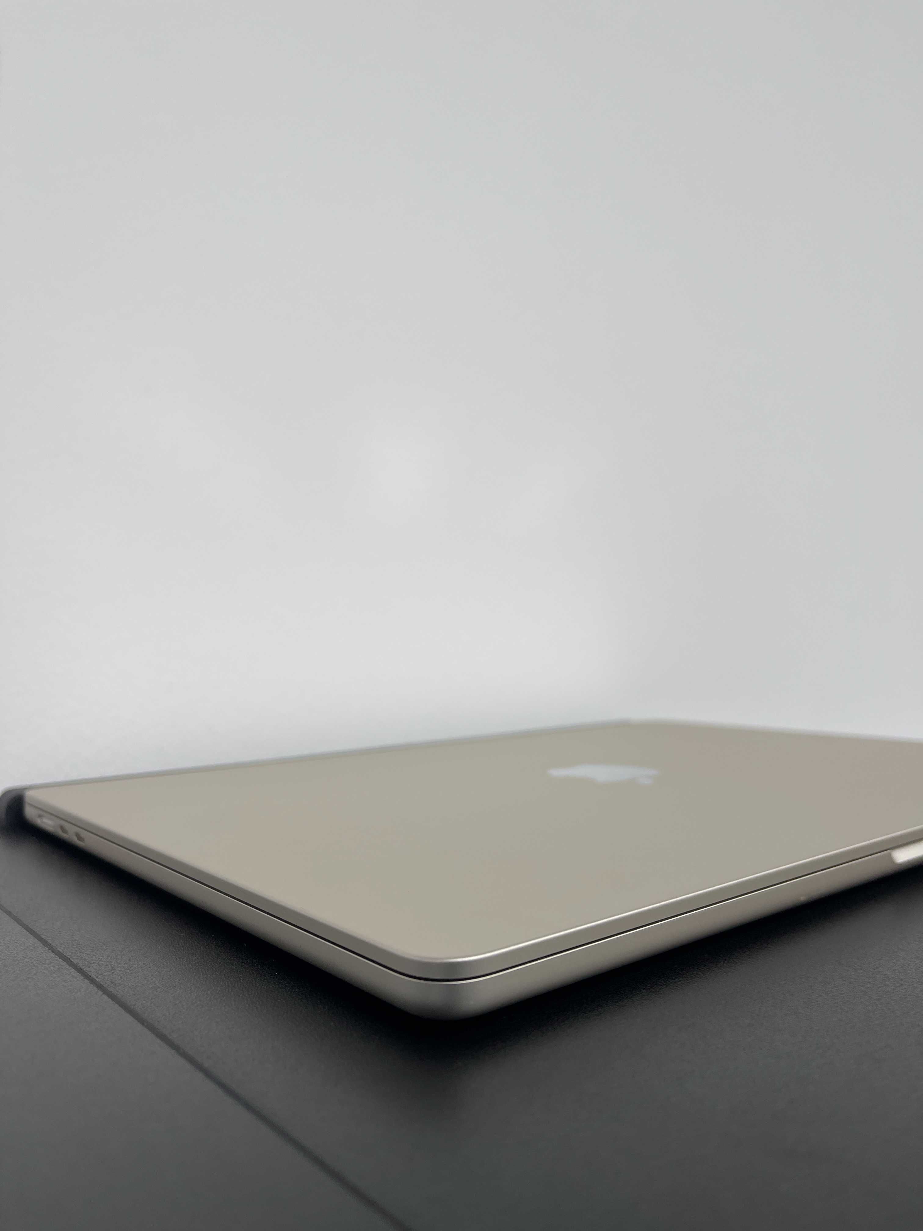 Macbook Air 15 2024  (M3/16gb/ 256 ssd) Офіційна Гарантія/ 16200SV