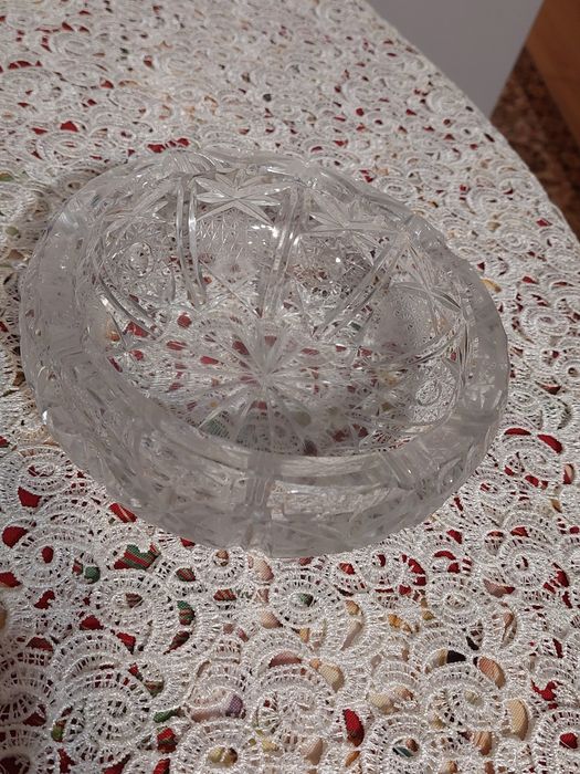 Kryształowa popielniczka